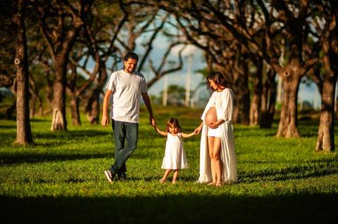 Ensaio de gestante - ensaio fotografico  de gestante  - vestido  brando para gestante '