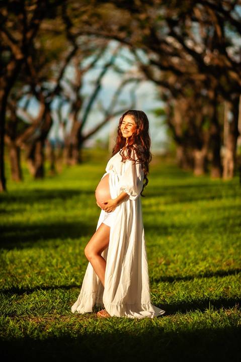 Ensaio de gestante - ensaio fotografico  de gestante  - vestido  brando para gestante '