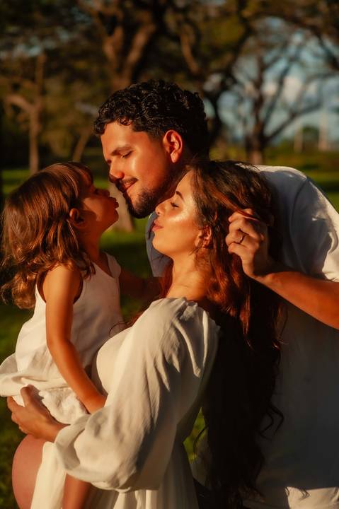Ensaio de gestante - ensaio fotografico  de gestante  - vestido  brando para gestante '