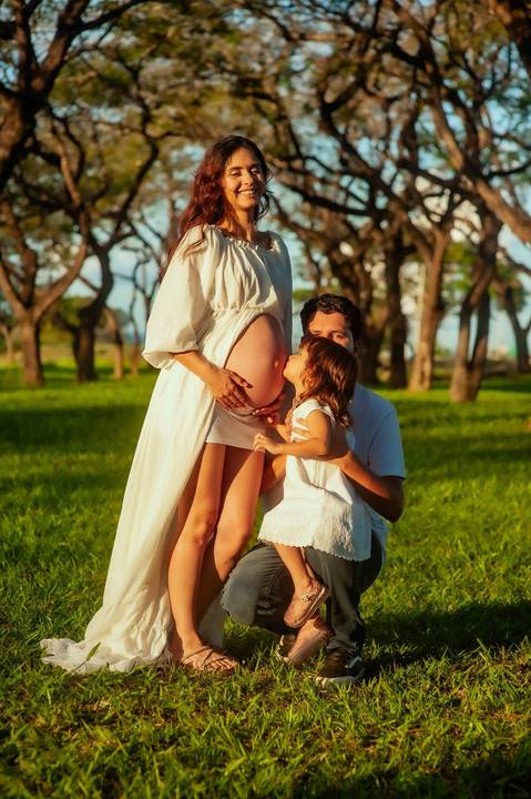 Ensaio de gestante - ensaio fotografico  de gestante  - vestido  brando para gestante '