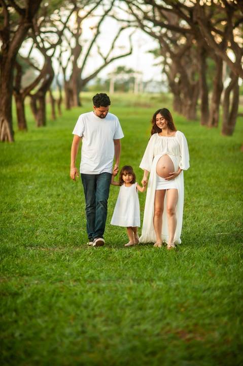 Ensaio de gestante - ensaio fotografico  de gestante  - vestido  brando para gestante '