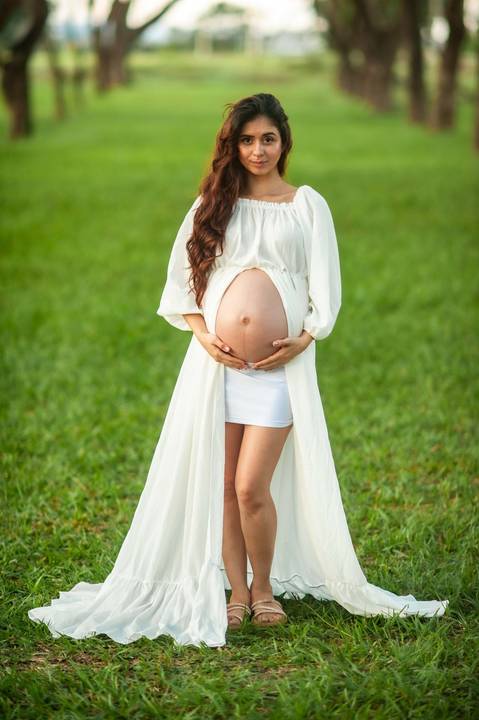 Ensaio de gestante - ensaio fotografico  de gestante  - vestido  brando para gestante '