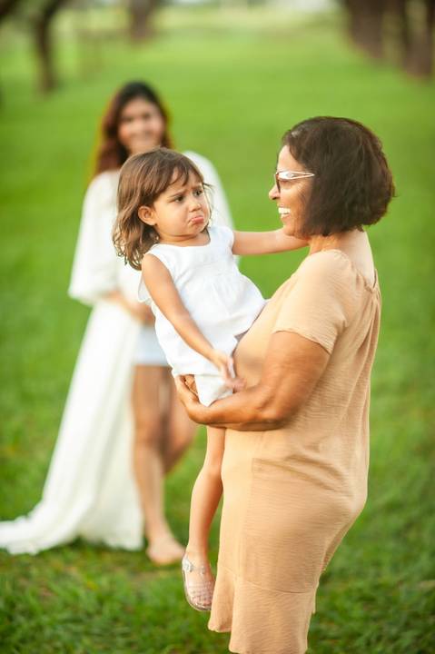 Ensaio de gestante - ensaio fotografico  de gestante  - vestido  brando para gestante '