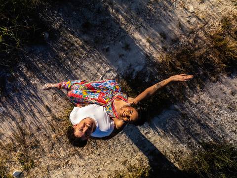 ensaio casal  nas dunas de areia  ensaio fotografico  fim de tarde  '