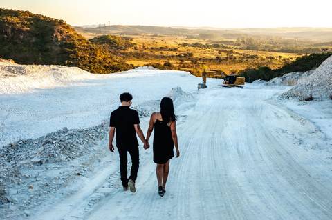 ensaio casal  nas dunas de areia  ensaio fotografico  fim de tarde  '