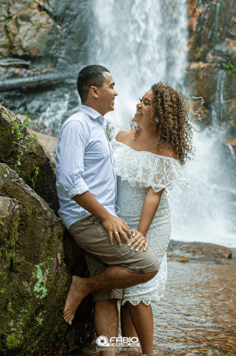 Cachoeira  do tororó  casal ensaio  romântico pre-wedding'
