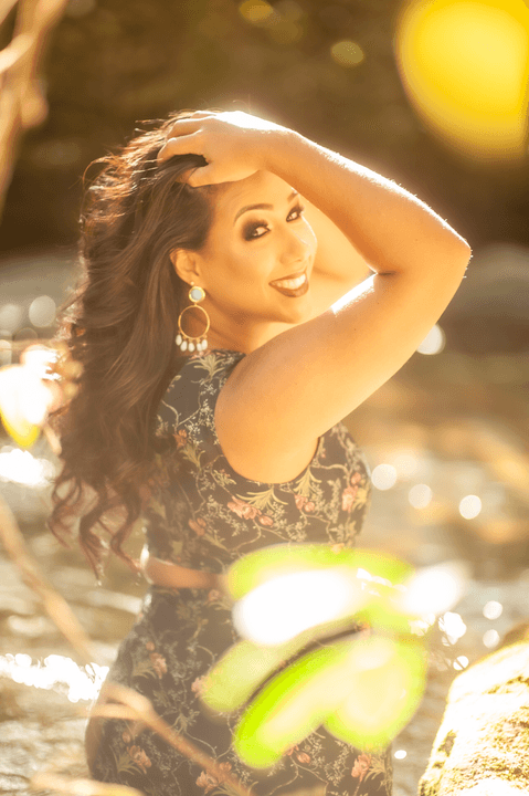 cachoeira do tororó - Leidy - 30 anos - fotografia em rio -  ensaio feminíno - vestido florido - nikon para ensaio fotográfico - mulher brasileira -  fabio carvalho - helenicebernardemake'