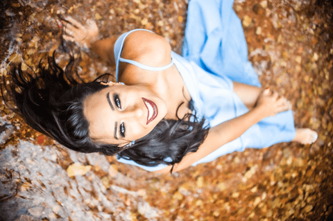 cachoeira do tororó - Leidy - 30 anos - fotografia em rio -  ensaio feminíno - vestido azul - nikon para ensaio fotográfico - mulher brasileira -  fabio carvalho - helenicebernardemake'