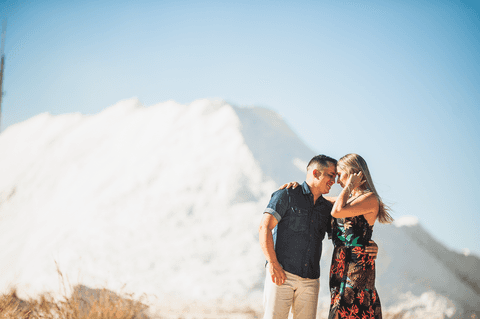 dunas - casal-prewedding-brasilia-samanbaia-drone-dji- foto-aeria-criatividade-vestido-laranja'
