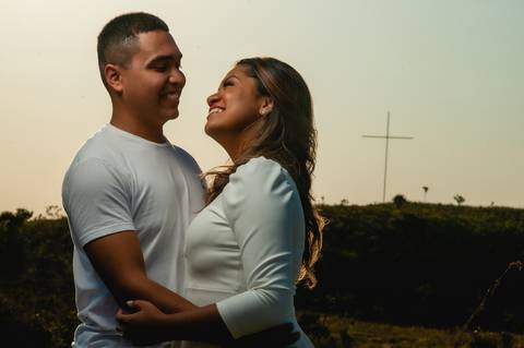 dunas  de areia  - casal - ensaio de casal - pre-weedding - ensaio fotográfico em brasília  - vestido verde- amor na fotografia - '