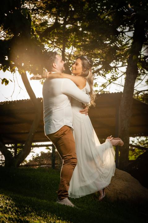 fazenda - fazenda apoena - casal - ensaiodecasal - ensaio apoema - preweddind - Any e Ad - dia de sol  -  ensaio rustico'