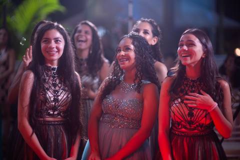 15 anos - festa  15 anos - Alice pais  das maravilhas  - vestido azul - festa de debutante  - alegrias com '