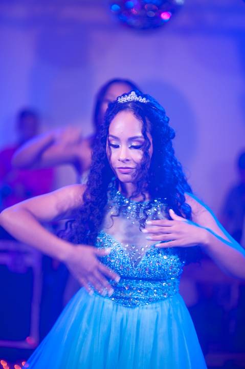 15 anos - festa  15 anos - Alice pais  das maravilhas  - vestido azul - festa de debutante  dança '