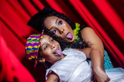 15 anos - festa  15 anos - Alice pais  das maravilhas  - vestido azul - festa de debutante  cabina '