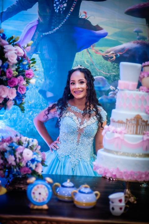 15 anos - festa  15 anos - Alice pais  das maravilhas  - vestido azul - festa de debutante '