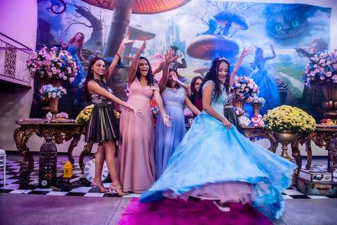 15 anos - festa  15 anos - Alice pais  das maravilhas  - vestido azul - festa de debutante '