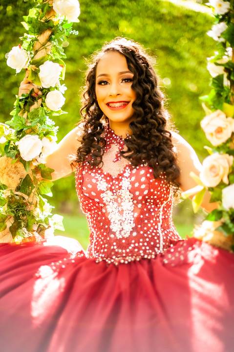 15 anos - debutante em brasilia - fotografia de debutante - - - balanço floral - vestido vermelho'