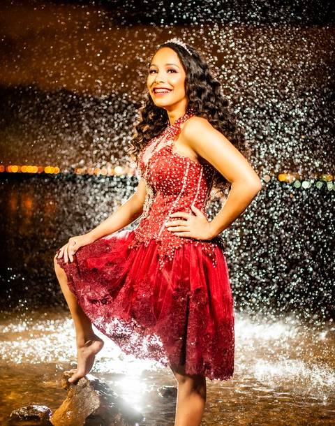 15 anos - debutante em brasilia - fotografia de debutante - vestido vermelho - debutande erminda dom bosco aguas fundo '