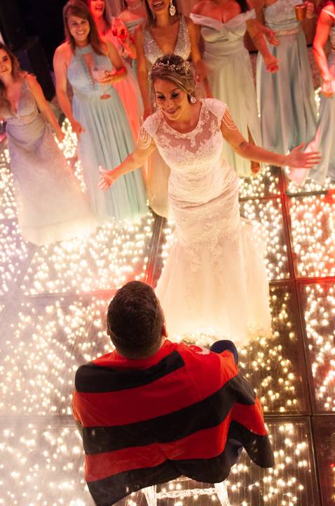 fazenda apoena  -  casamento - casamento annie e Advaldo - casamento na fazenda  - pista de dança com casal de flamengo '