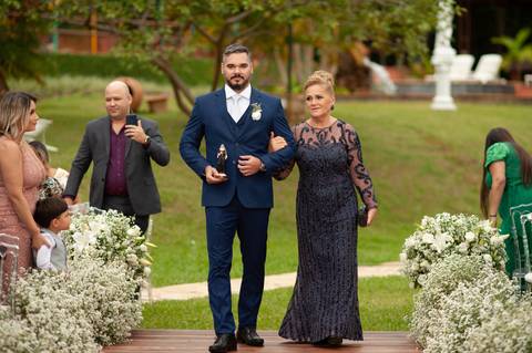 fazenda apoena  -  casamento - casamento annie e Advaldo - casamento na fazenda  - entrada com a tia  de azul  turqueza lindo '
