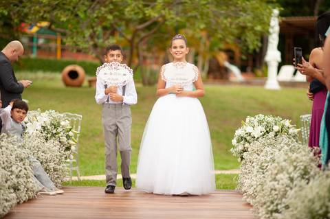 fazenda apoena  -  casamento - casamento annie e Advaldo - casamento na fazenda  - entrada das placas '