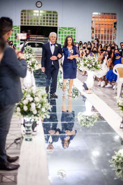 casamento - casamento católico - casamento Thalia e tiago - casamento em santa maria - wedding - ensaio de casal - felizes para sempre - casamento na pandemia -  entrada santa  com os avos '