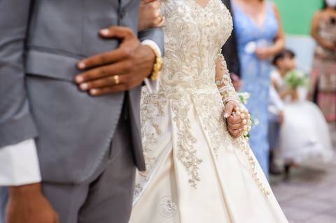 casamento - casamento católico - casamento Thalia e tiago - casamento em santa maria - wedding - ensaio de casal - felizes para sempre - casamento na pandemia -  alianca com casais '