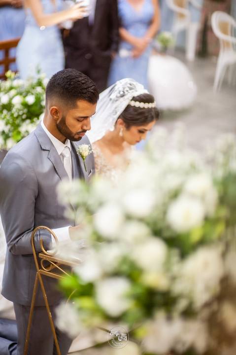 casamento - casamento católico - casamento Thalia e tiago - casamento em santa maria - wedding - ensaio de casal - felizes para sempre - casamento na pandemia -  ajoelhado '