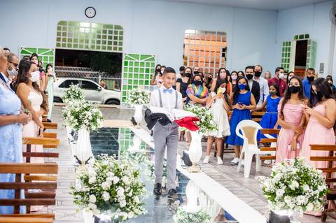 casamento - casamento católico - casamento Thalia e tiago - casamento em santa maria - wedding - ensaio de casal - felizes para sempre - casamento na pandemia -  as vestis  do casal '