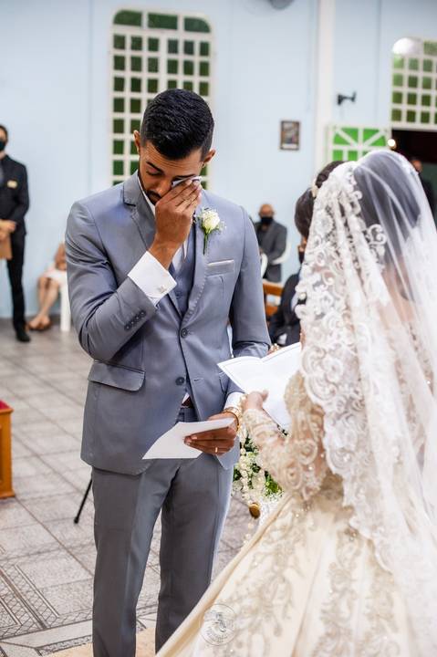 casamento - casamento católico - casamento Thalia e tiago - casamento em santa maria - wedding - ensaio de casal - felizes para sempre - casamento na pandemia - choro do noivo '