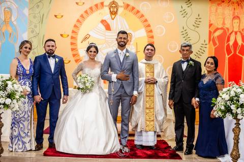 casamento - casamento católico - casamento Thalia e tiago - casamento em santa maria - wedding - ensaio de casal - felizes para sempre - casamento na pandemia - padrinho da frente da igreja '