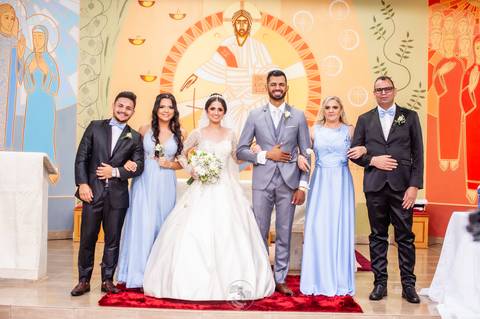 casamento - casamento católico - casamento Thalia e tiago - casamento em santa maria - wedding - ensaio de casal - felizes para sempre - casamento na pandemia - padrinho da frente da igreja '