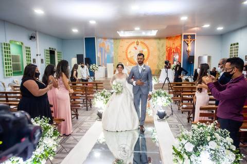 casamento - casamento católico - casamento Thalia e tiago - casamento em santa maria - wedding - ensaio de casal - felizes para sempre - casamento na pandemia -  casal saida '