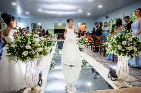 casamento - casamento católico - casamento Thalia e tiago - casamento em santa maria - wedding - ensaio de casal - felizes para sempre - casamento na pandemia -  daminha com placa '