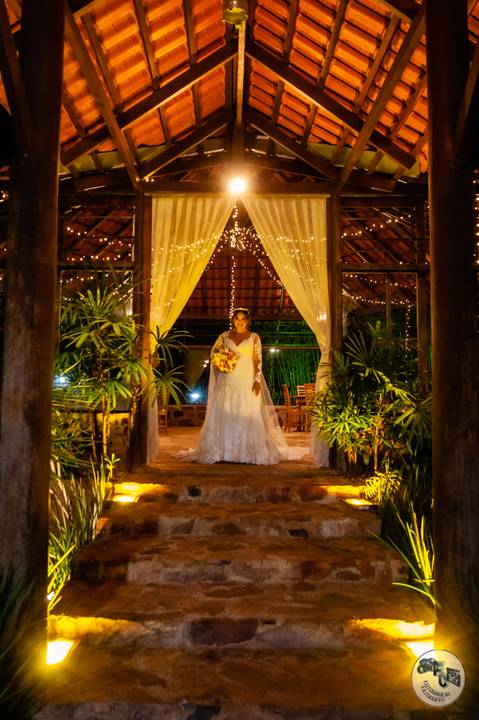 casamento amauri e viviane - casamento no por do sol  - Casamento  farol do cerrado - entrada noiva '