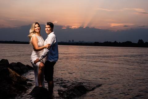 casal  por do sol '