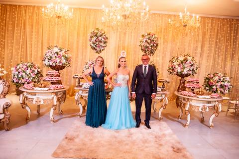 menina-15 anos-vestido azul- festa de 15 anos - espaço jardim gama  - '