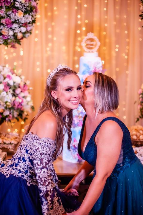 menina-15 anos-vestido azul- festa de 15 anos - espaço jardim gama  - '