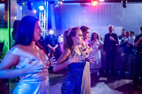 menina-15 anos-vestido azul- festa de 15 anos - espaço jardim gama  - '