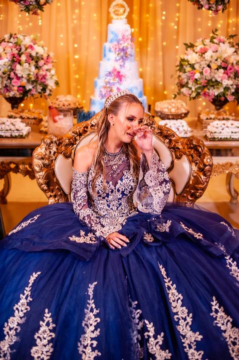 menina-15 anos-vestido azul- festa de 15 anos - espaço jardim gama  - '