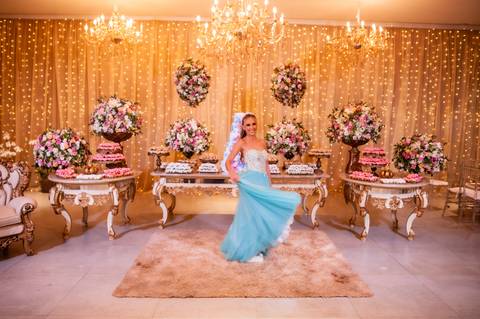 menina-15 anos-vestido azul- festa de 15 anos - espaço jardim gama  - '