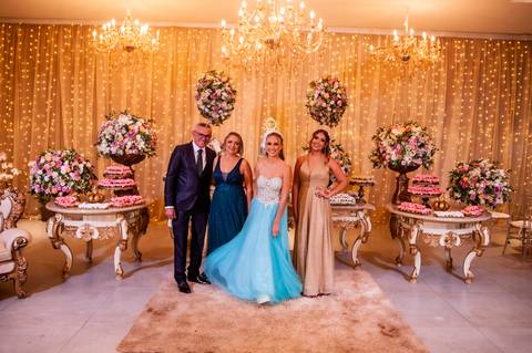 menina-15 anos-vestido azul- festa de 15 anos - espaço jardim gama  - '