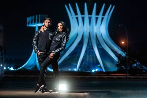  ensaio de casal - casal crente  - pre-wedding - foto criativa  - catedral '