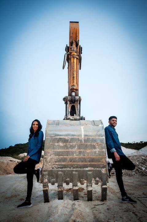  ensaio de casal - casal crente  - pre-wedding - foto criativa  - dunas e pa mecanica '