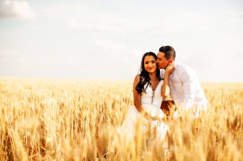 campos do padf - plantação  - casal - ensaio fotografico casal  -  trigto '