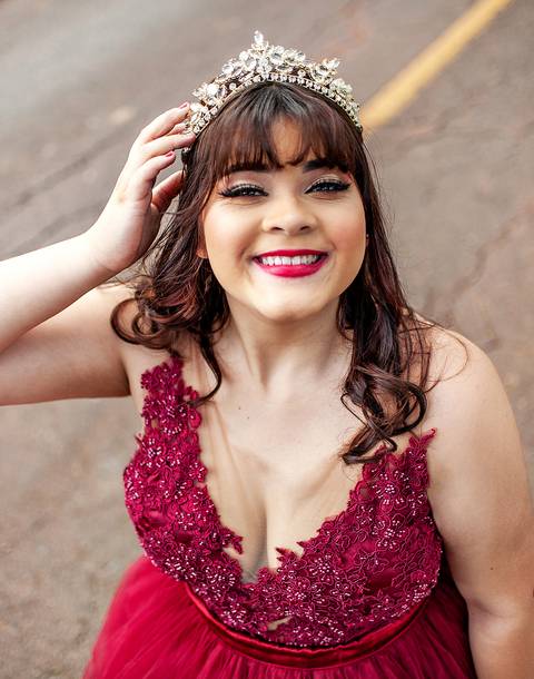 15 anos  Brenda  - ensaio de 15 - ensaio de 15 externos  - vestido de  princesa  - ensaio fotografico '