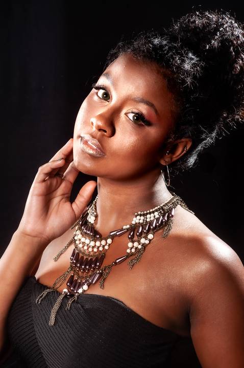 studio fotografico - ensaio fotografico - ensaio  fotografico africa - ensaio fotografico negra - ensaio belezas do brasil - cacho - beleza negra  '