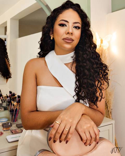 ensaio - ensaio feminino - estúdio - ensaio bh - ensaio interno - ensaio fotográfico - belo horizonte - beleza feminina - auto estima - sao paulo - bragança paulista - extrema - minas gerias  - portrait - corporativo - reposicionamento de marca'