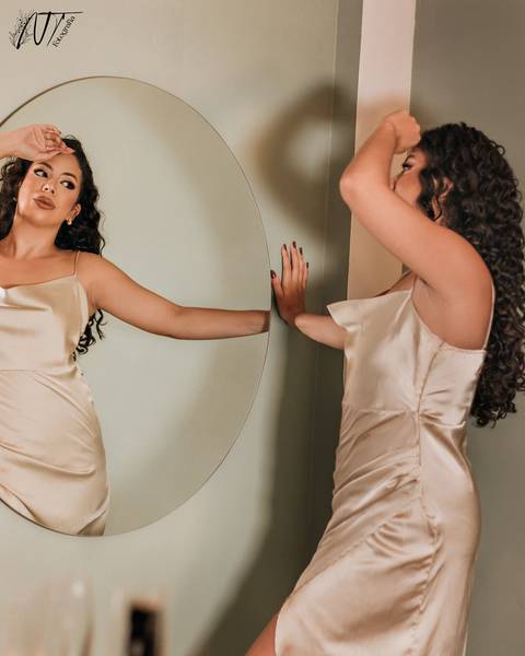 ensaio - ensaio feminino - estúdio - ensaio bh - ensaio interno - ensaio fotográfico - belo horizonte - beleza feminina - auto estima - sao paulo - bragança paulista - extrema - minas gerias - portrait - corporativo - reposicionamento de marca'