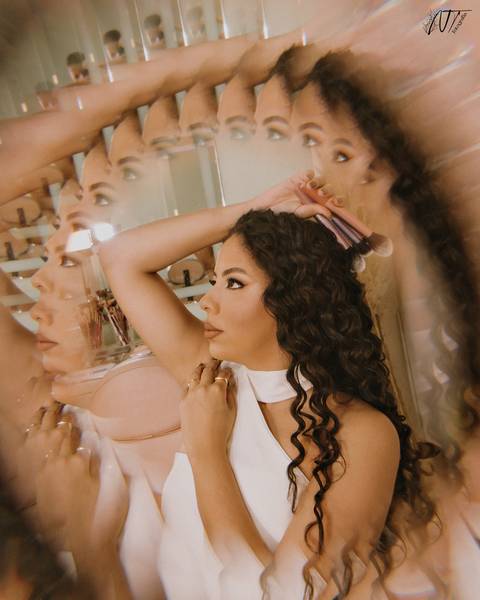 ensaio - ensaio feminino - estúdio - ensaio bh - ensaio interno - ensaio fotográfico - belo horizonte - beleza feminina - auto estima - sao paulo - bragança paulista - extrema - minas gerias - portrait - corporativo - reposicionamento de marca'